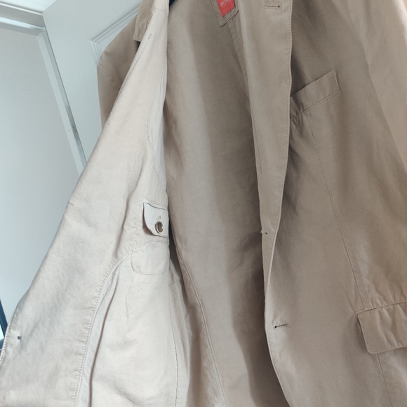 Hugo Boss - Picture 4 of 8